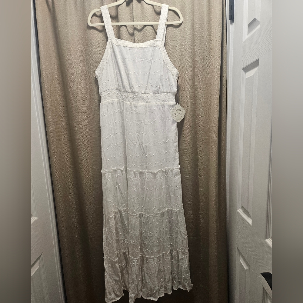 Elegant White Maxi Dress